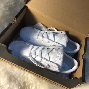 White Leather Converse Size Women Size 6